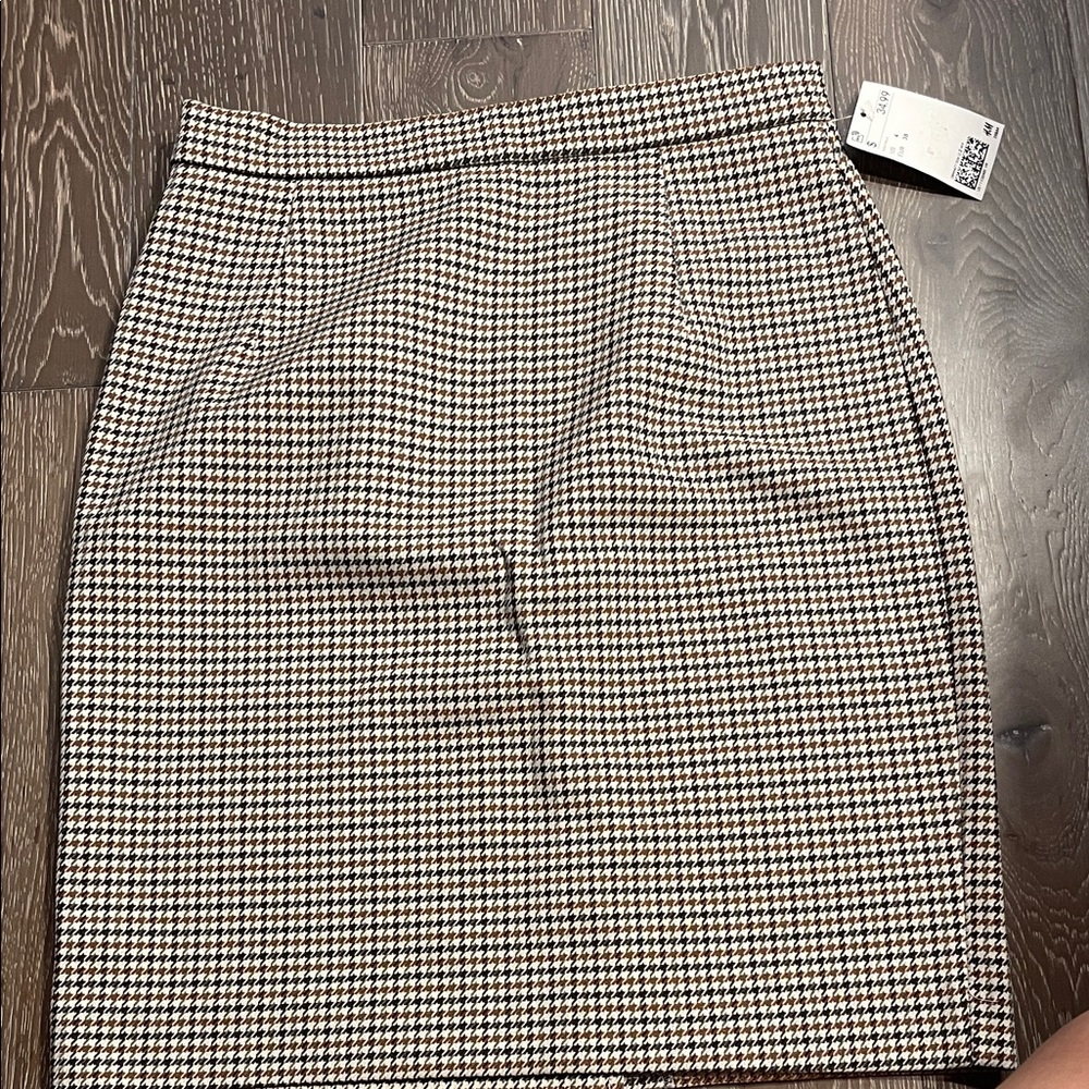 H&M Black and White Houndstooth Pencil Skirt
